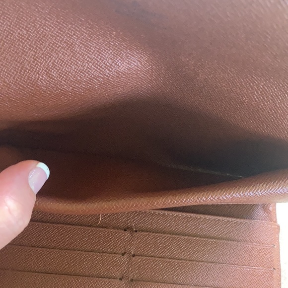 Louis Vuitton Wallet - Picture 4 of 14
